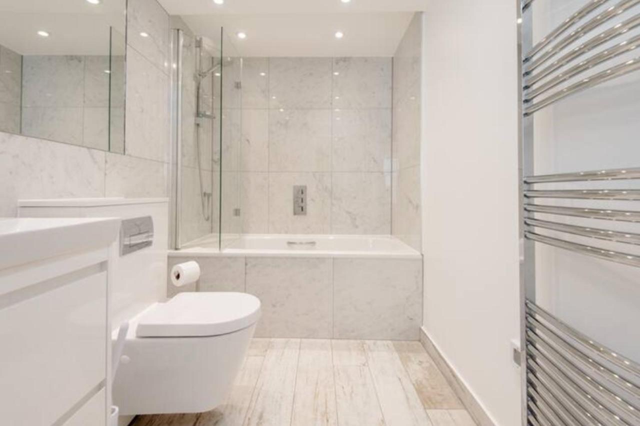 Well-Positioned Studio Flat Londra Esterno foto