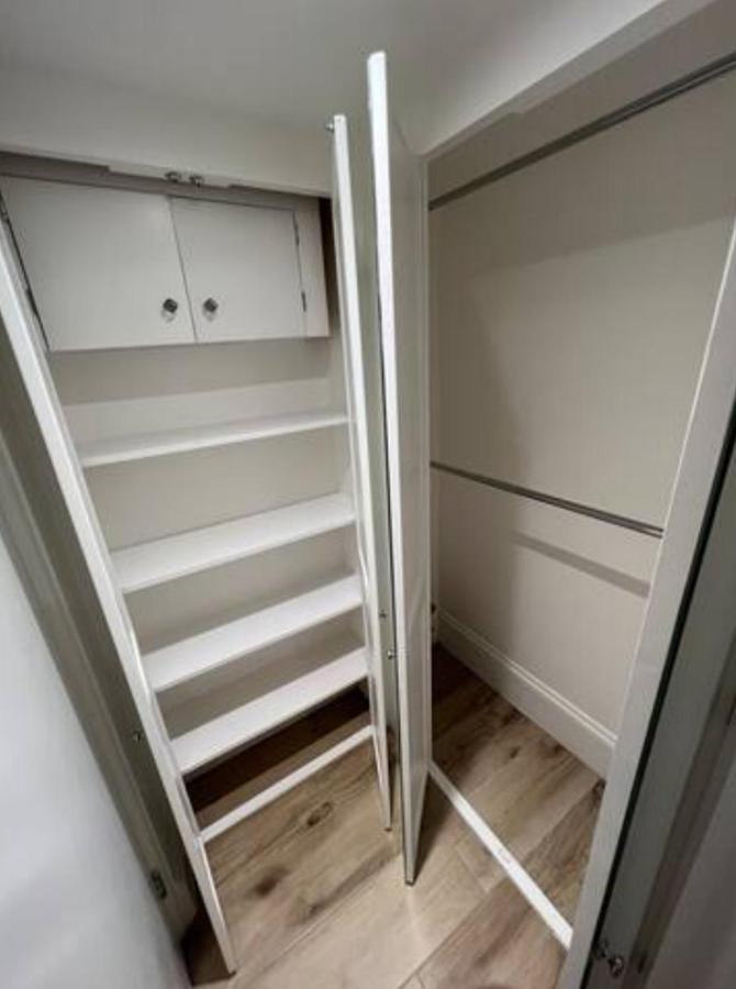 Well-Positioned Studio Flat Londra Esterno foto